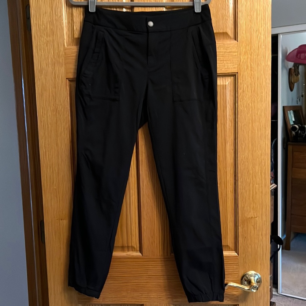Athleta Trekkie Jogger style pants-SIZE 8. BLACK